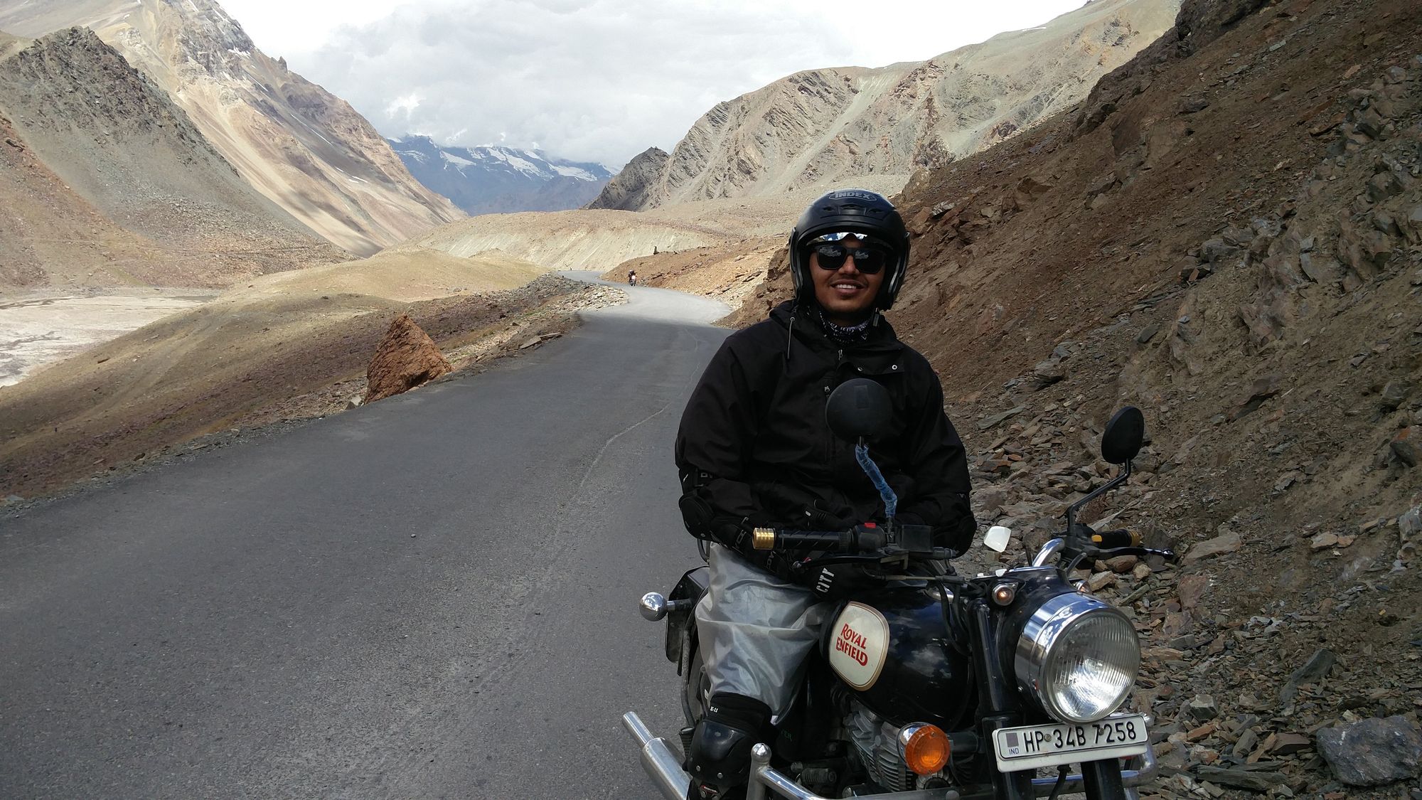 Swirl With Sanket And His 350 CC Royal Enfield On The Roads Of Mighty Ladakh!